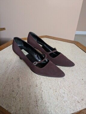 Purple Mary Jane Shoe With Kitten Heel.  Made In Brazil.  Evelyn Size 7.5.